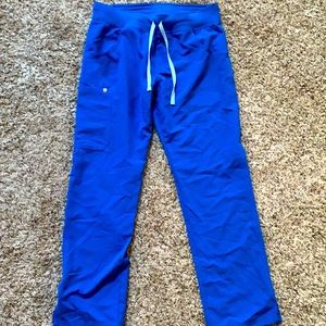 Figs cargo scrub pants size medium!